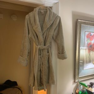 Grey Jasmine Ginger super plush bath robe!! Grey
